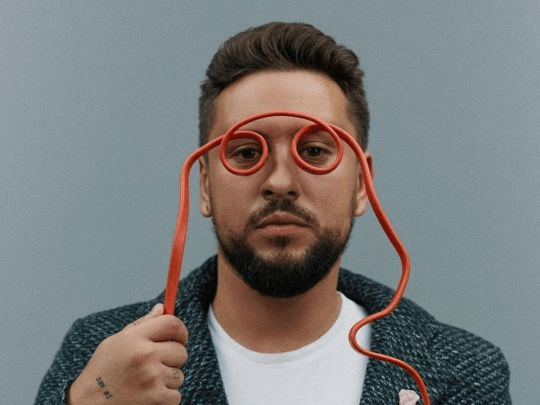 Монатік: «Один тиждень тягнеться, як рік» — як війна змінила артиста та його музику